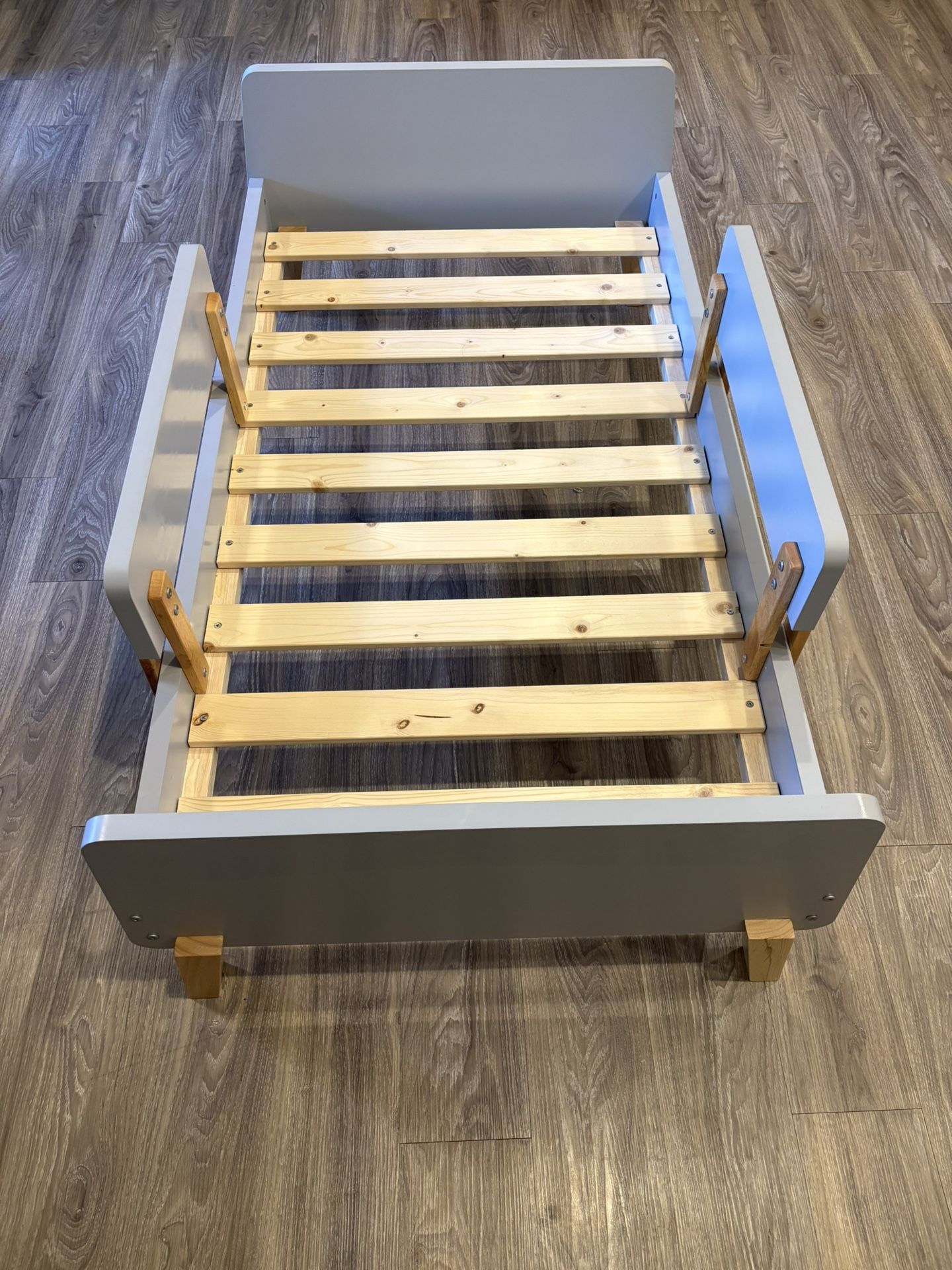 Dadada Baby Toddler Bed