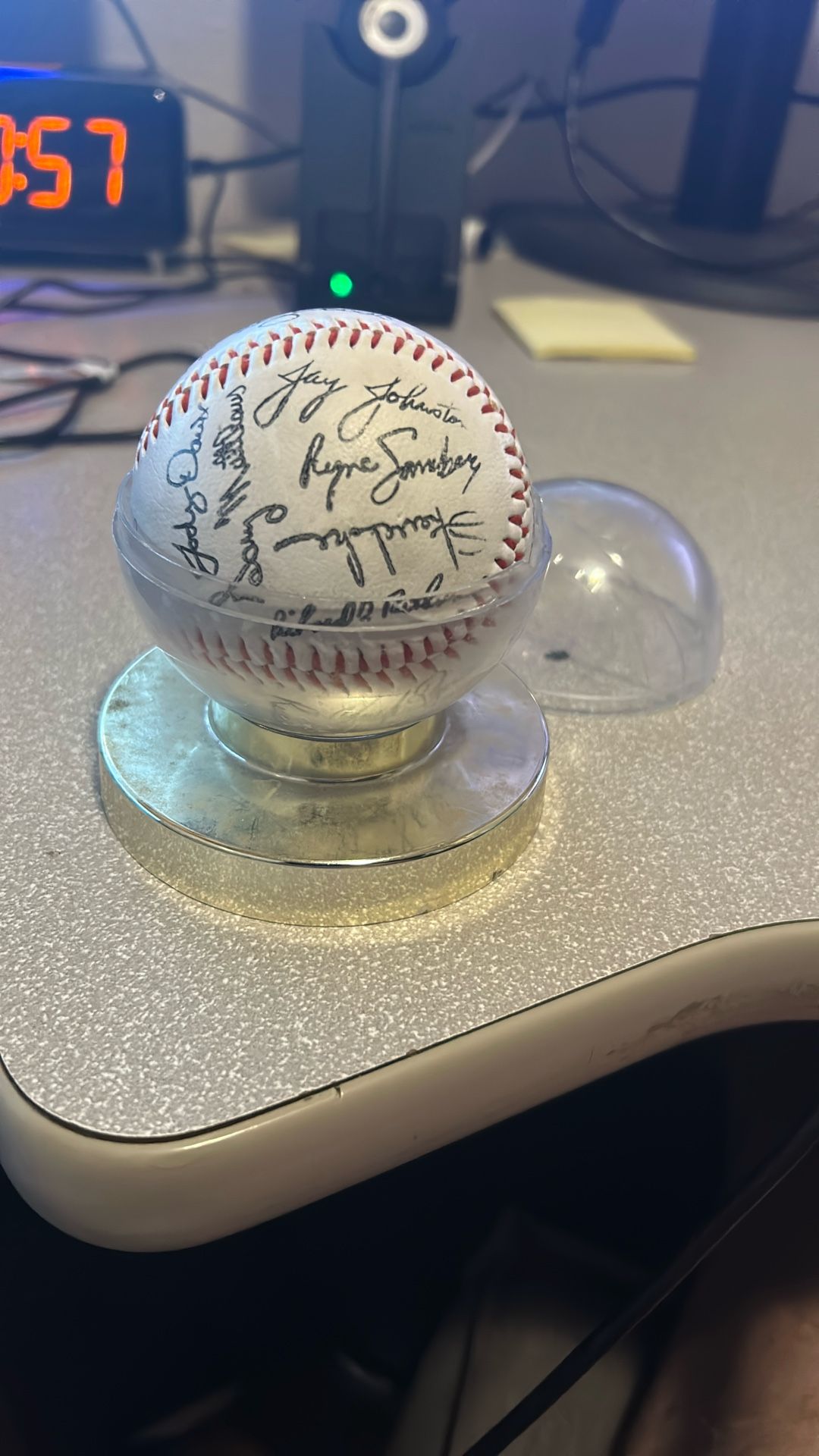Sandberg & 1984 Cubs signed baseball