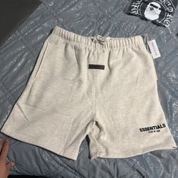 White Oat Essential Shorts Size Medium