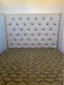 Complete queen bed and frame bed