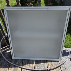 Fluorescent Light Fixture