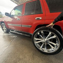 24s.!! Rims.6x5. 6 Lug. 