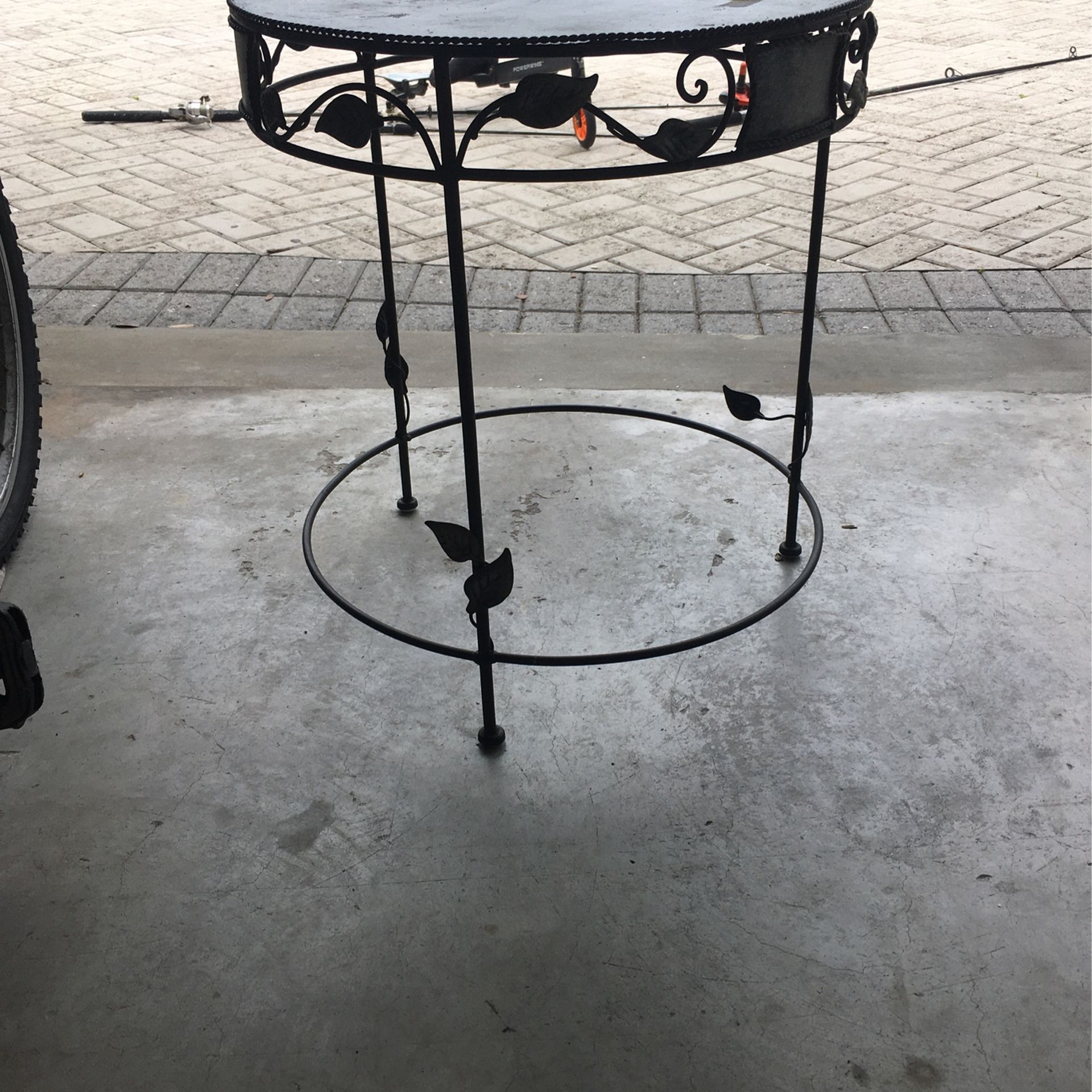 Round Decorative Table