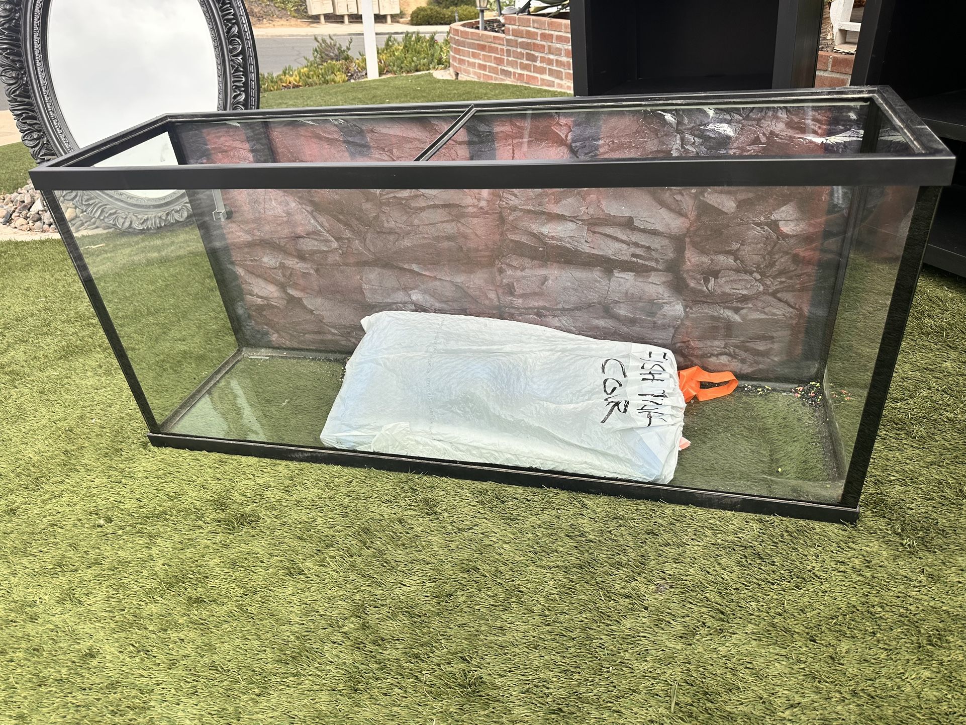 50 Gallon Fish Tank / Aquarium