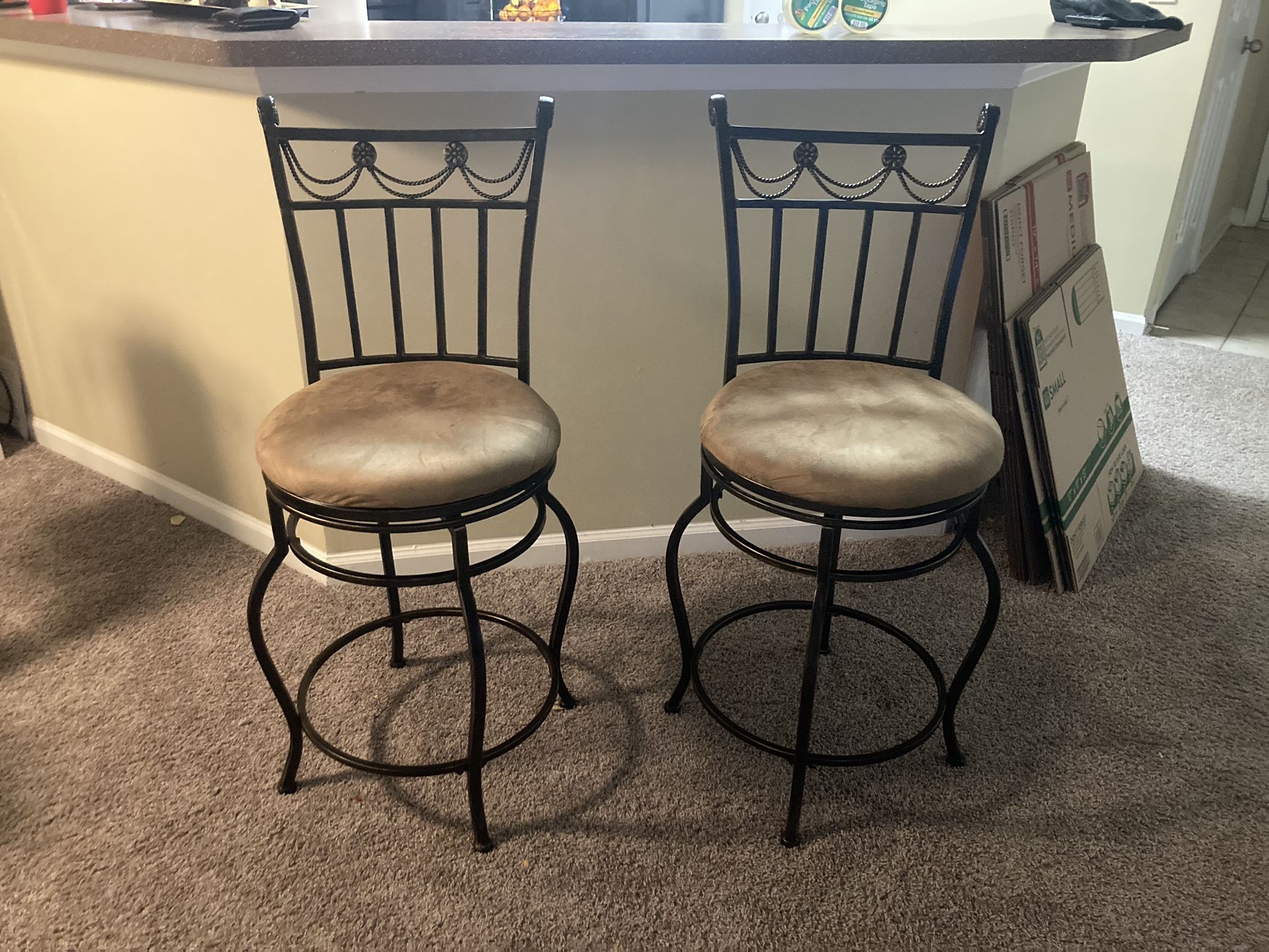 2 Bar Stools