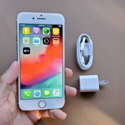 iPhone 7 - UNLOCKED - Like New 