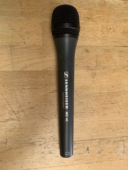 Sennheiser MD46 Microphone with hard case