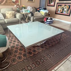Glass coffee table 
