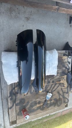 2000 to 2006 Tahoe or Yukon D pillar moldings