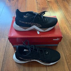 Soft foam Puma Women’s Sneakers, Size 6.5