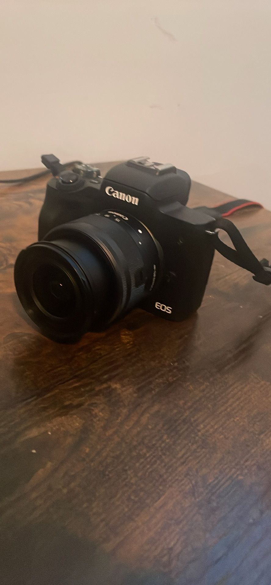 Canon EOS M50 Mark II Mirrorless Camera + 15-45mm Camera lens with two batteries and backpack