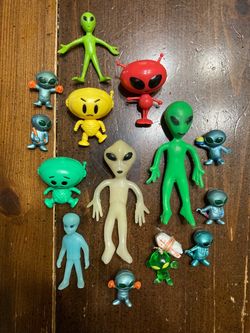Alien Figure Toy Collection – 14 Pieces