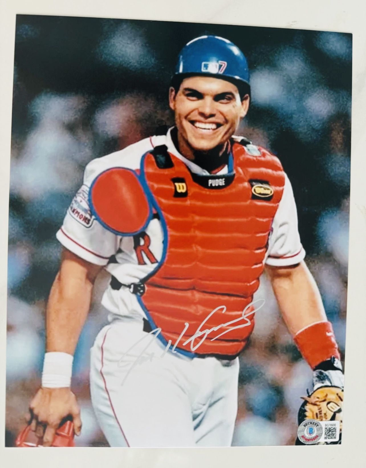 BAS COA IVAN RODRIGUEZ SIGNED 8x10 HOF BASEBALL PHOTO