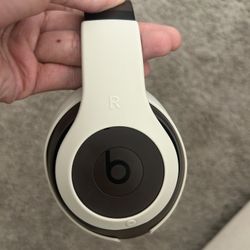 Beats Studio Pro