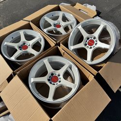 Brand New Motegi MR159 Battle V 18” Pearl White Wheels 18x8.5 0 Offset Rims 5x120