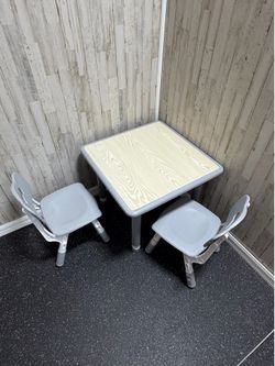 Children’s tables with 2 chairs