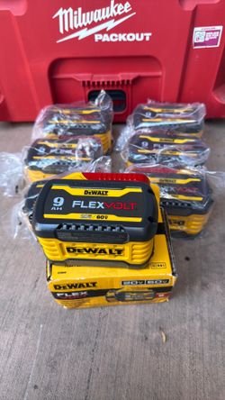 Dewalt flex volt 20v/60v (9.0ah ) (NEW)