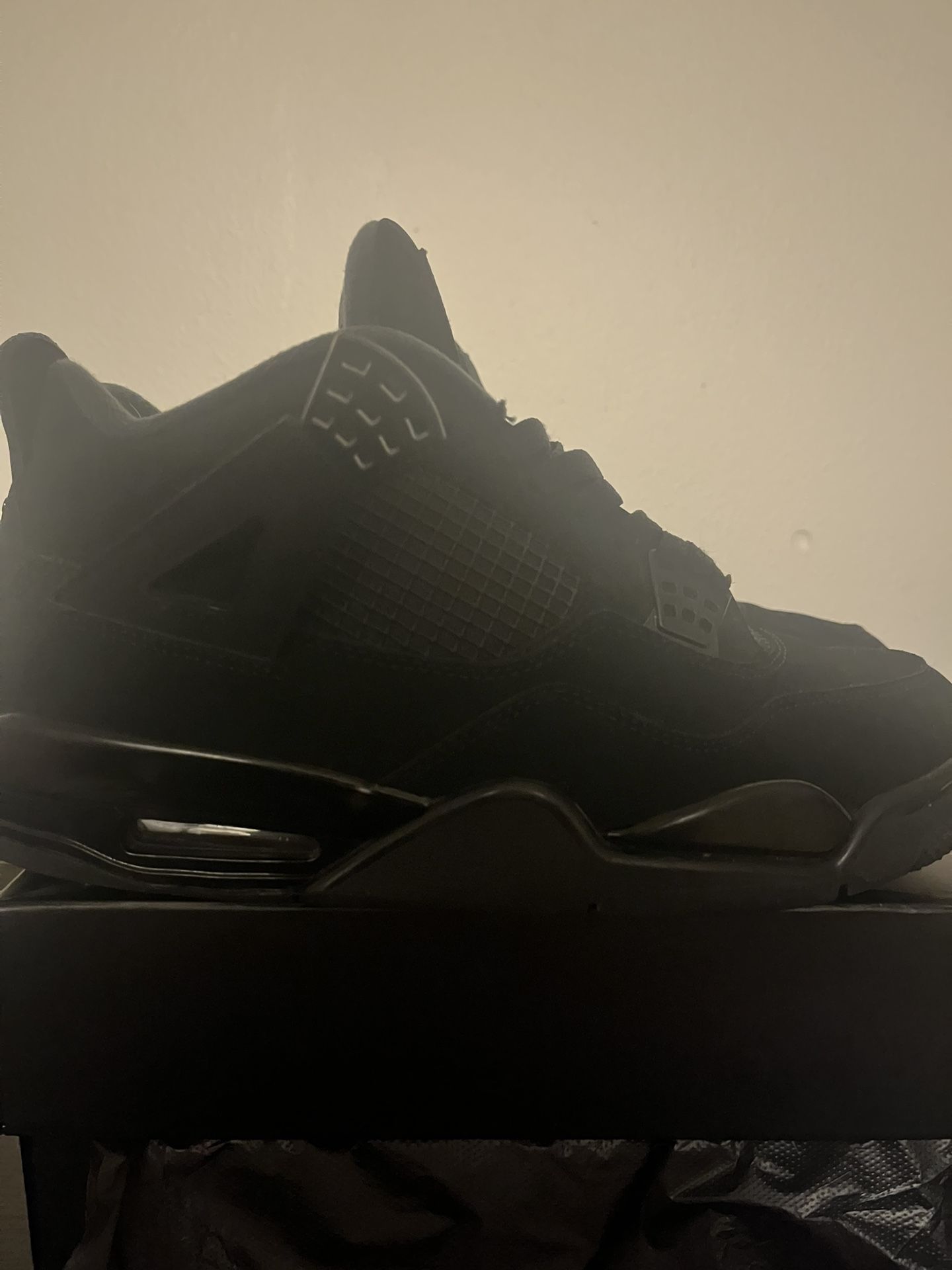 Jordan 4 Black Cats(price Negotiable)