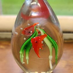 Beautiful Dynasty Gallery Glass Paperweight With Fish