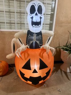 Halloween Inflatable Skeleton in Pumpkin 6ft
