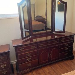Cherrywood Bedroom Set With Gorgeous Four Poster Bed By Stanley  