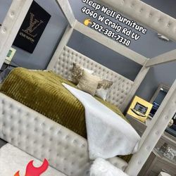 🙋‍♂️ Queen, King Canopy Bed Frame 👉Furniture Sectional, Queen Bedroom, Dining Table Sets Avail Avail 