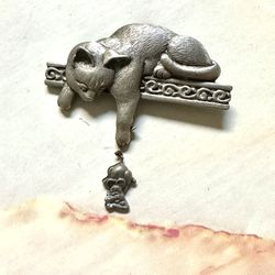 JJ Cat And Mouse Vintage Brooch