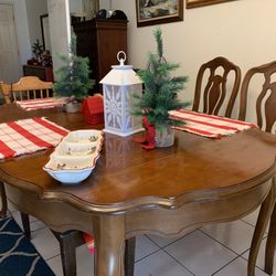 Wood Table w/4 Chairs 