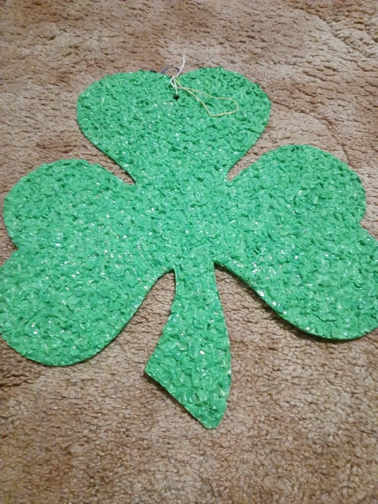 Vintage Popcorn Shamrock