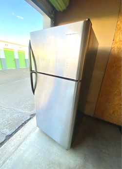 Frigidaire Refrigerator stainless st with Ice Maker. 30”