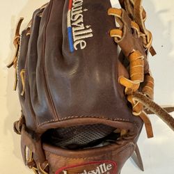 Louisville Slugger Baseball Glove