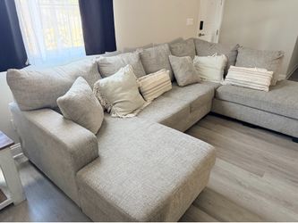 Couch set