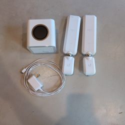 Amplifi HD Wifi router + 2 Mesh points