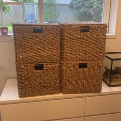 Baskets With Lids