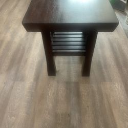 2 end tables 20x20 inches