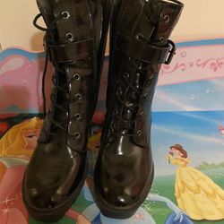 Black Boots / Black Pumas 