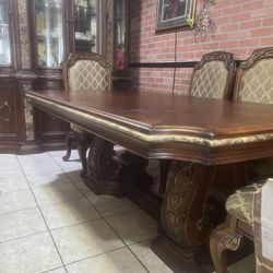 Dinning Table 