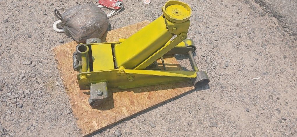 3 Ton Floor Jack $60