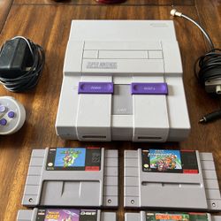 Super Nintendo - Good Condition With 2 Controllers And 4 Games