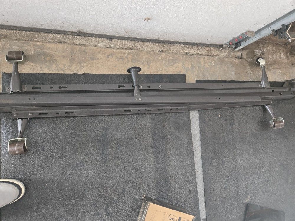 Queen Metal bed Frame 