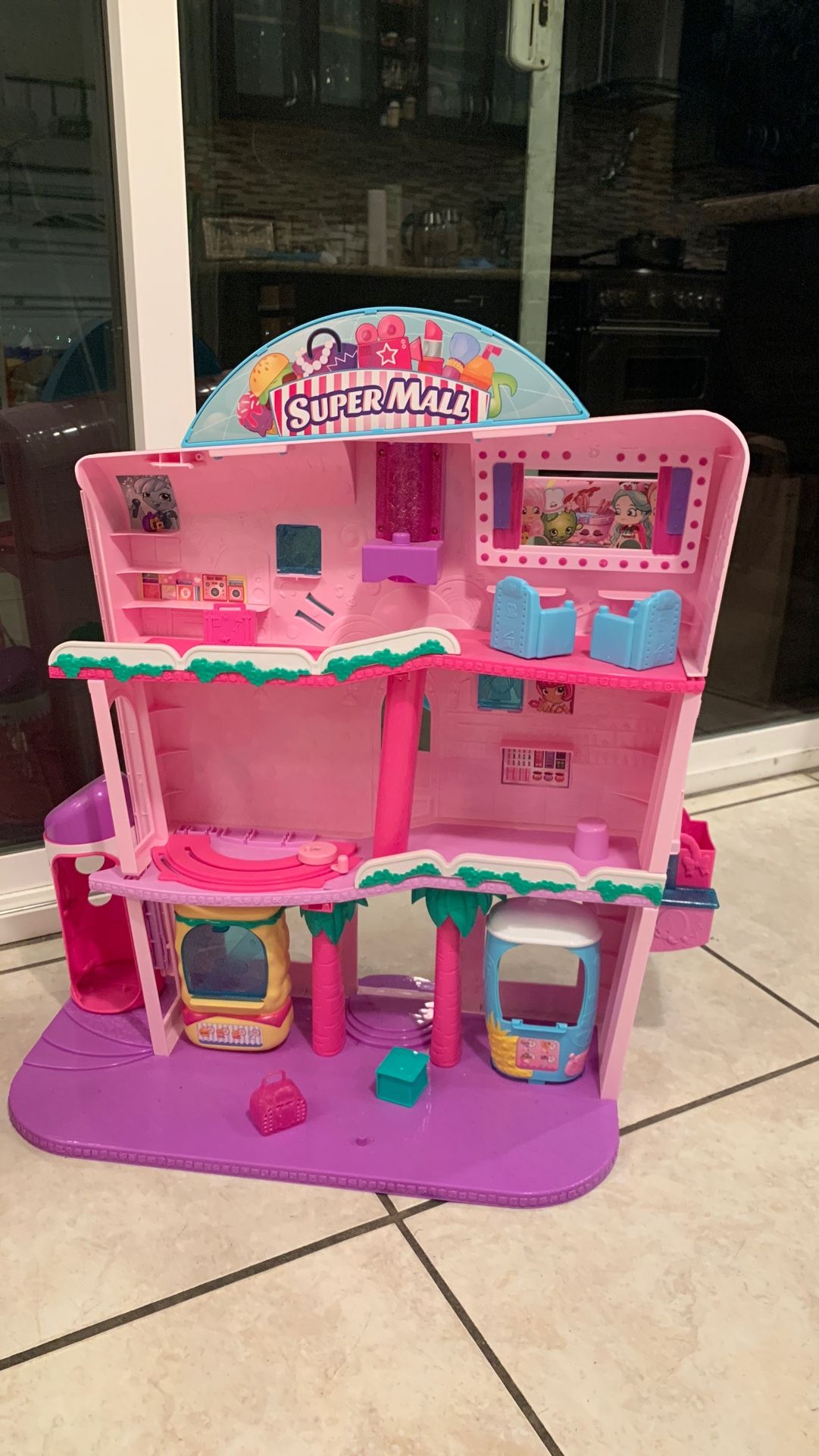 Shopkins super mall