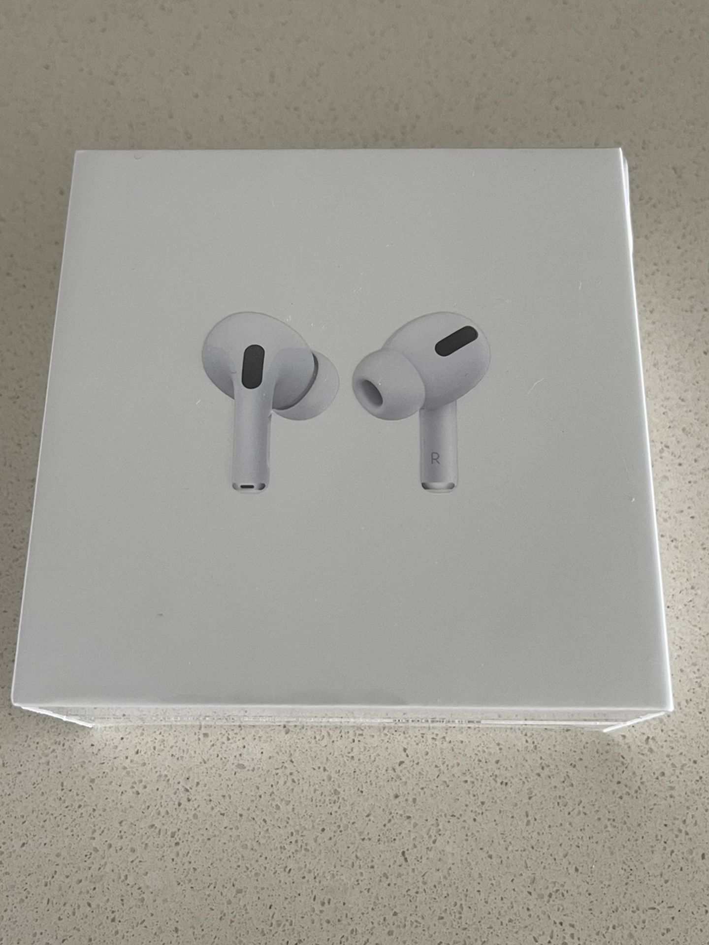 AirPods Pro . Noise Cancellation