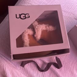UGG