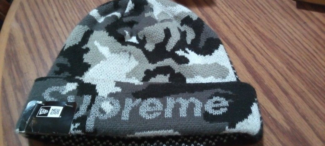 Supreme Hat Split