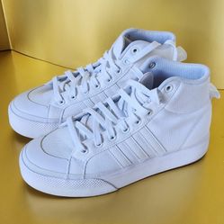 Womens 7.5 Adidas Bravada Shoes