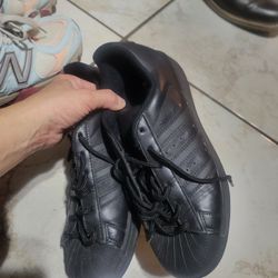Young Kids 4.5 Adidas Shoes 