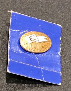 Vintage US Secretary of Commerce President's "E" Excellence Award Gold Tone Lapel Pin