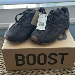 Yeezy Boost 700