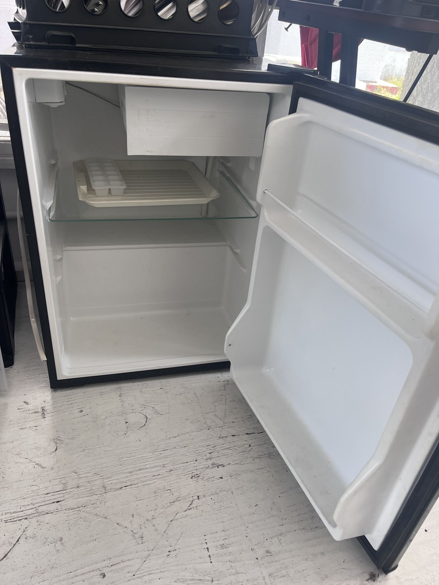 Haier Mini Fridge
