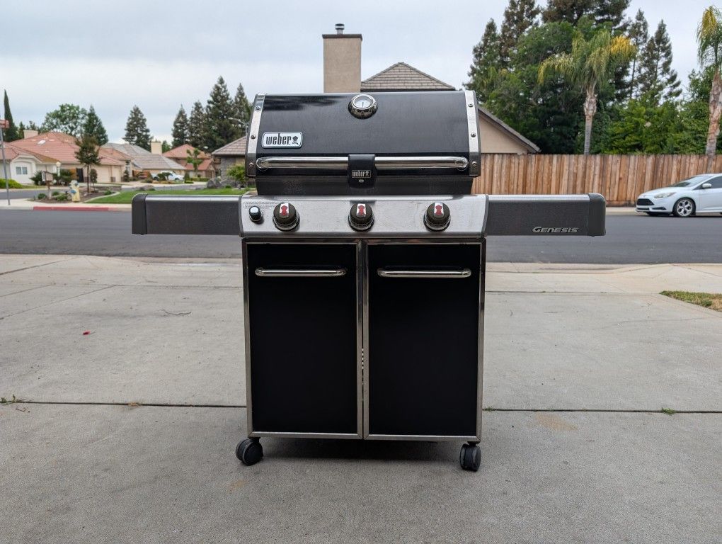Weber Genesis BBQ Grill - Natural Gas